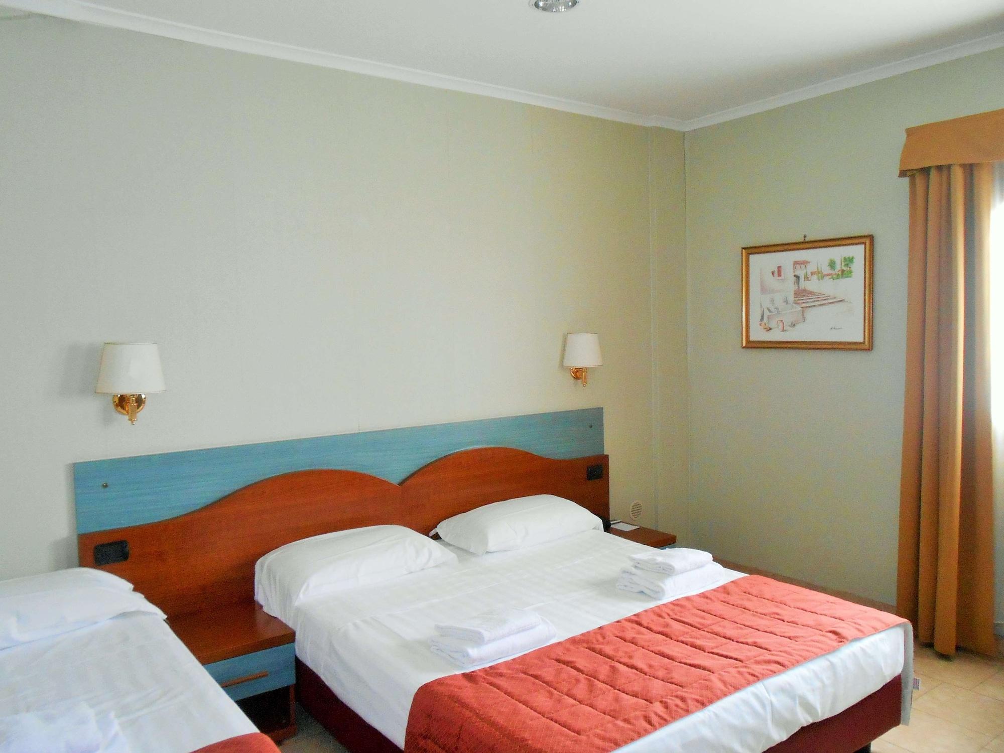 Hotel Riviera פיומיצ'ינו מראה חיצוני תמונה