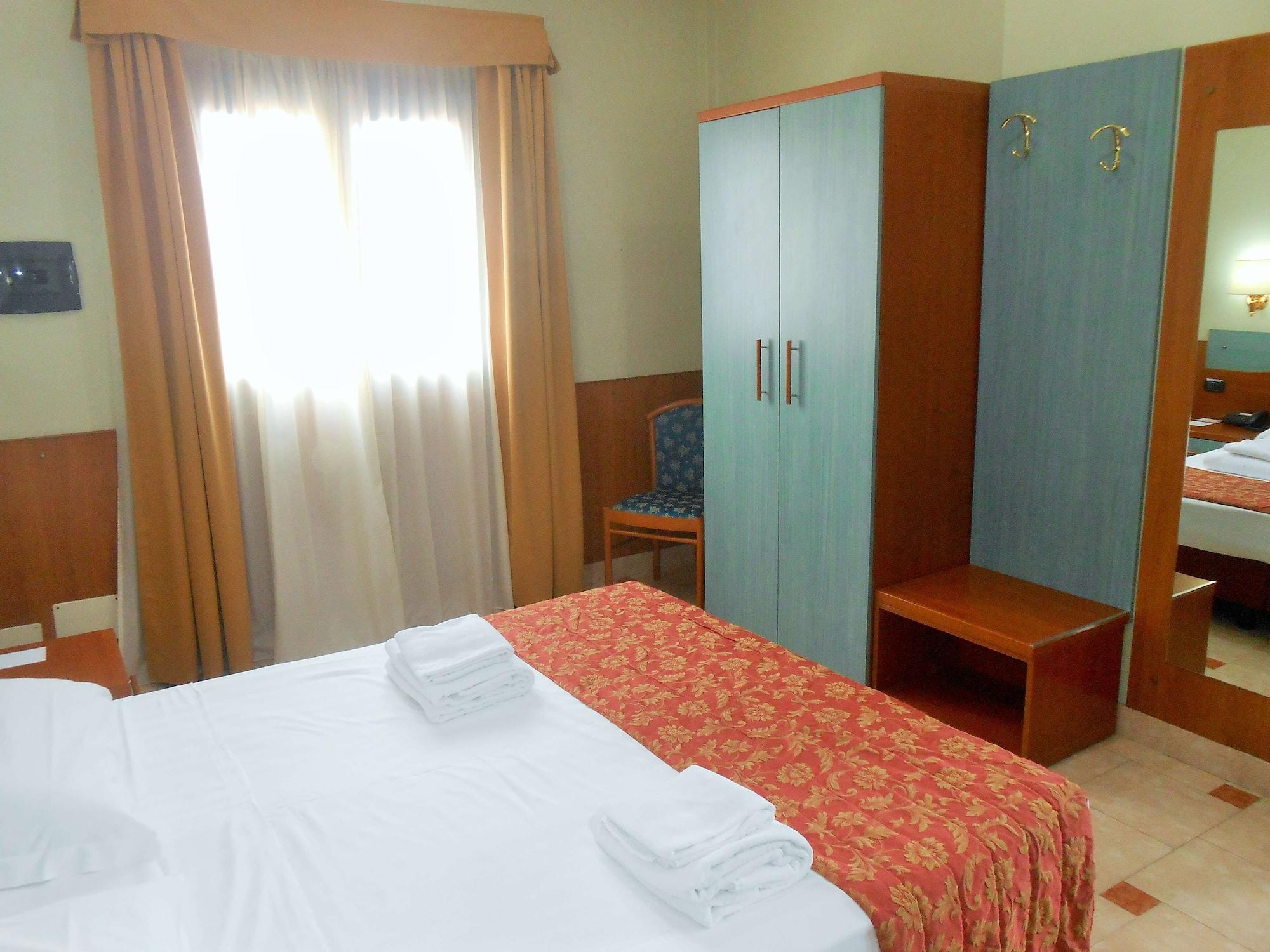 Hotel Riviera פיומיצ'ינו מראה חיצוני תמונה