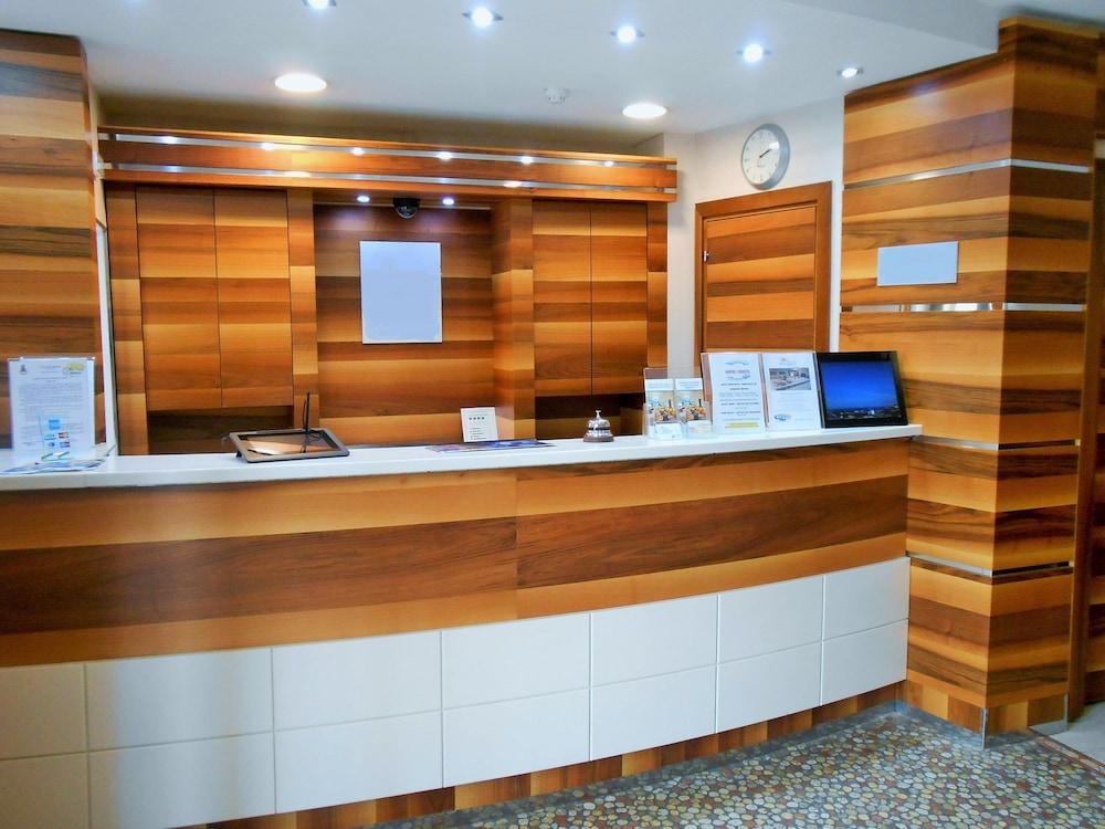 Hotel Riviera פיומיצ'ינו מראה חיצוני תמונה