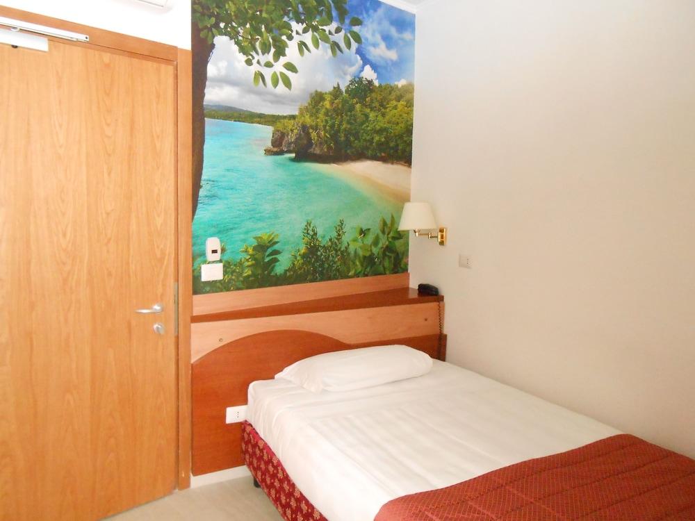 Hotel Riviera פיומיצ'ינו מראה חיצוני תמונה