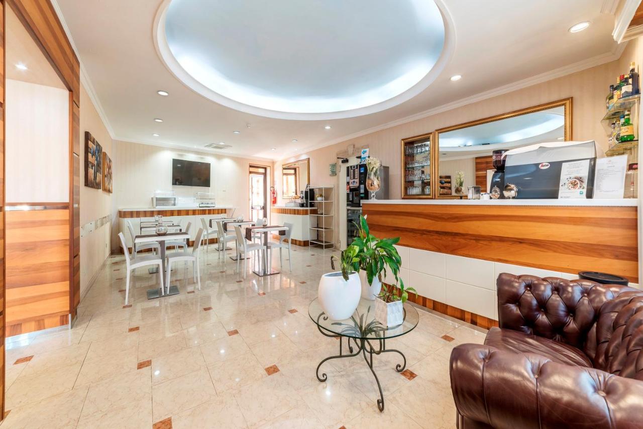 Hotel Riviera פיומיצ'ינו מראה חיצוני תמונה
