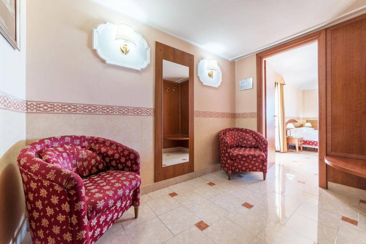Hotel Riviera פיומיצ'ינו מראה חיצוני תמונה