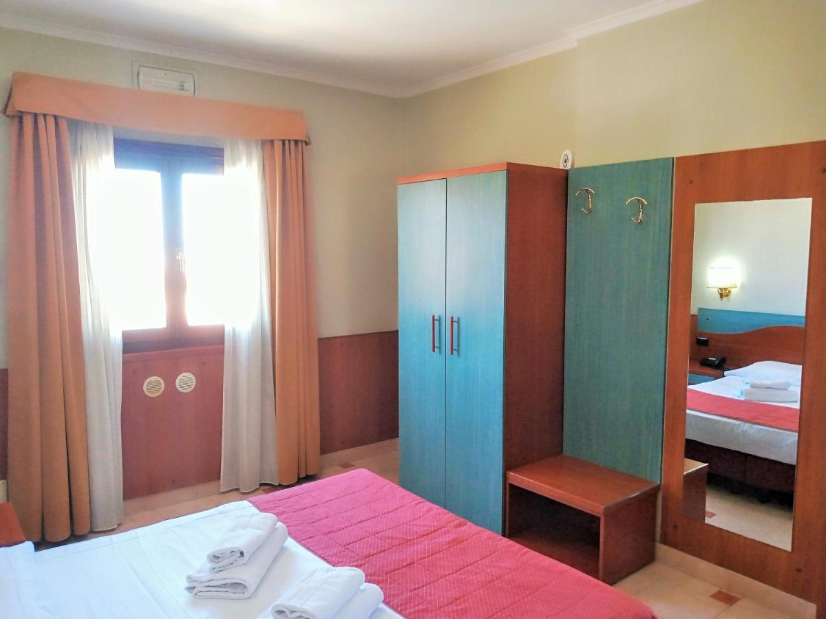Hotel Riviera פיומיצ'ינו מראה חיצוני תמונה
