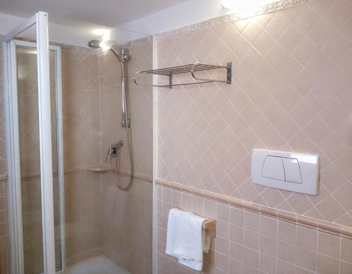 Hotel Riviera פיומיצ'ינו מראה חיצוני תמונה