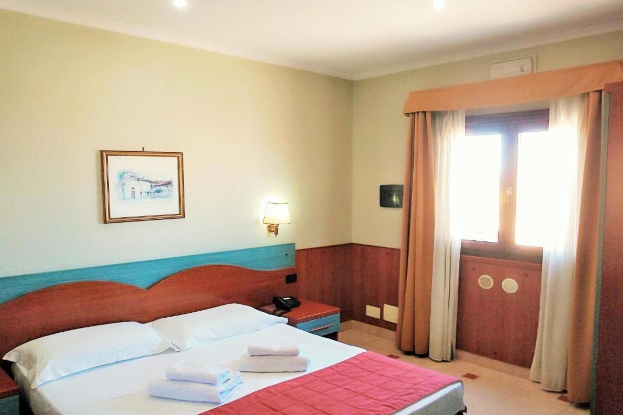 Hotel Riviera פיומיצ'ינו מראה חיצוני תמונה