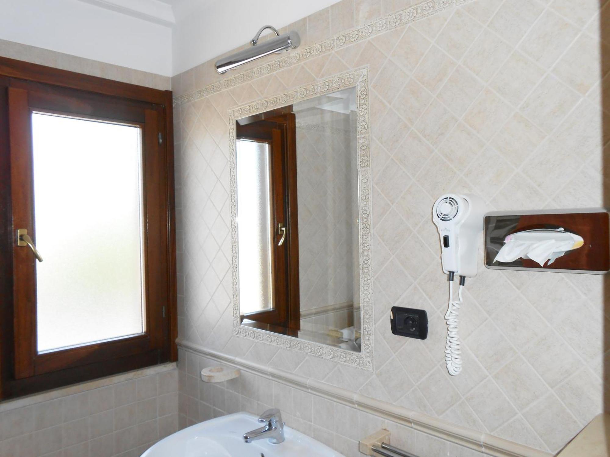Hotel Riviera פיומיצ'ינו חדר תמונה