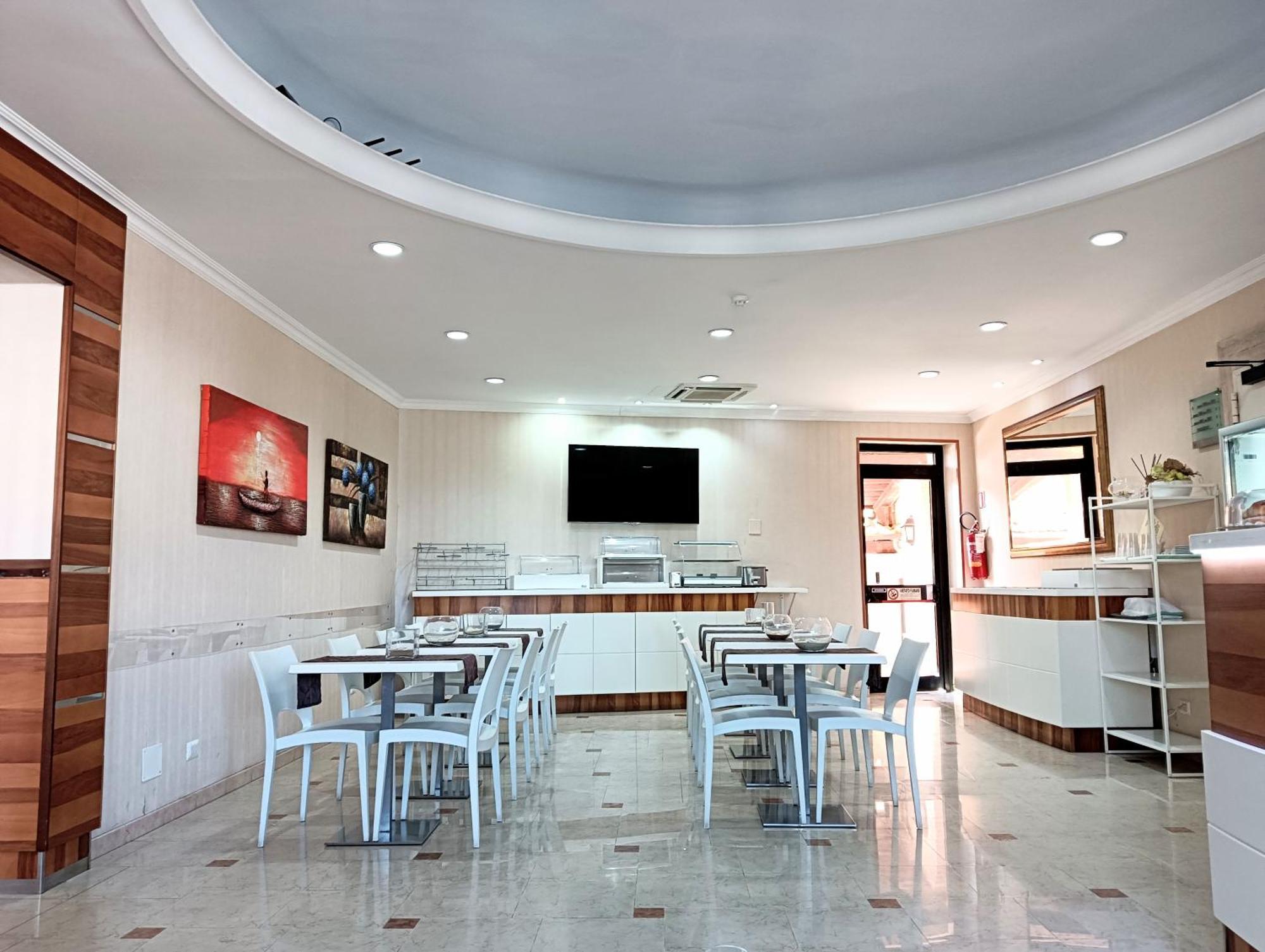 Hotel Riviera פיומיצ'ינו מראה חיצוני תמונה