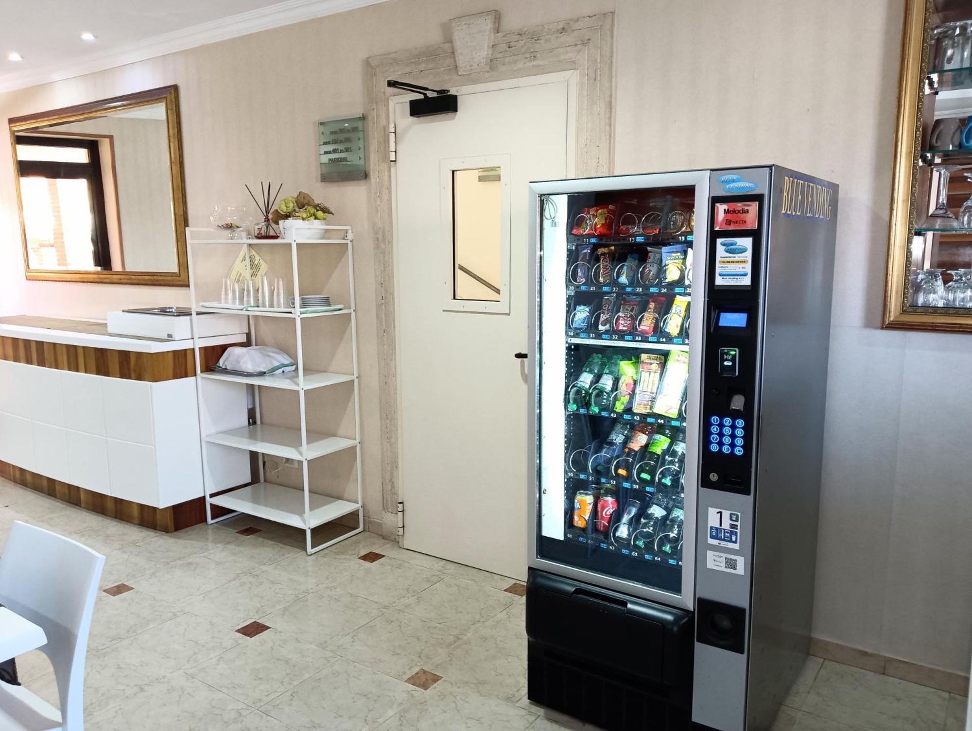 Hotel Riviera פיומיצ'ינו מראה חיצוני תמונה