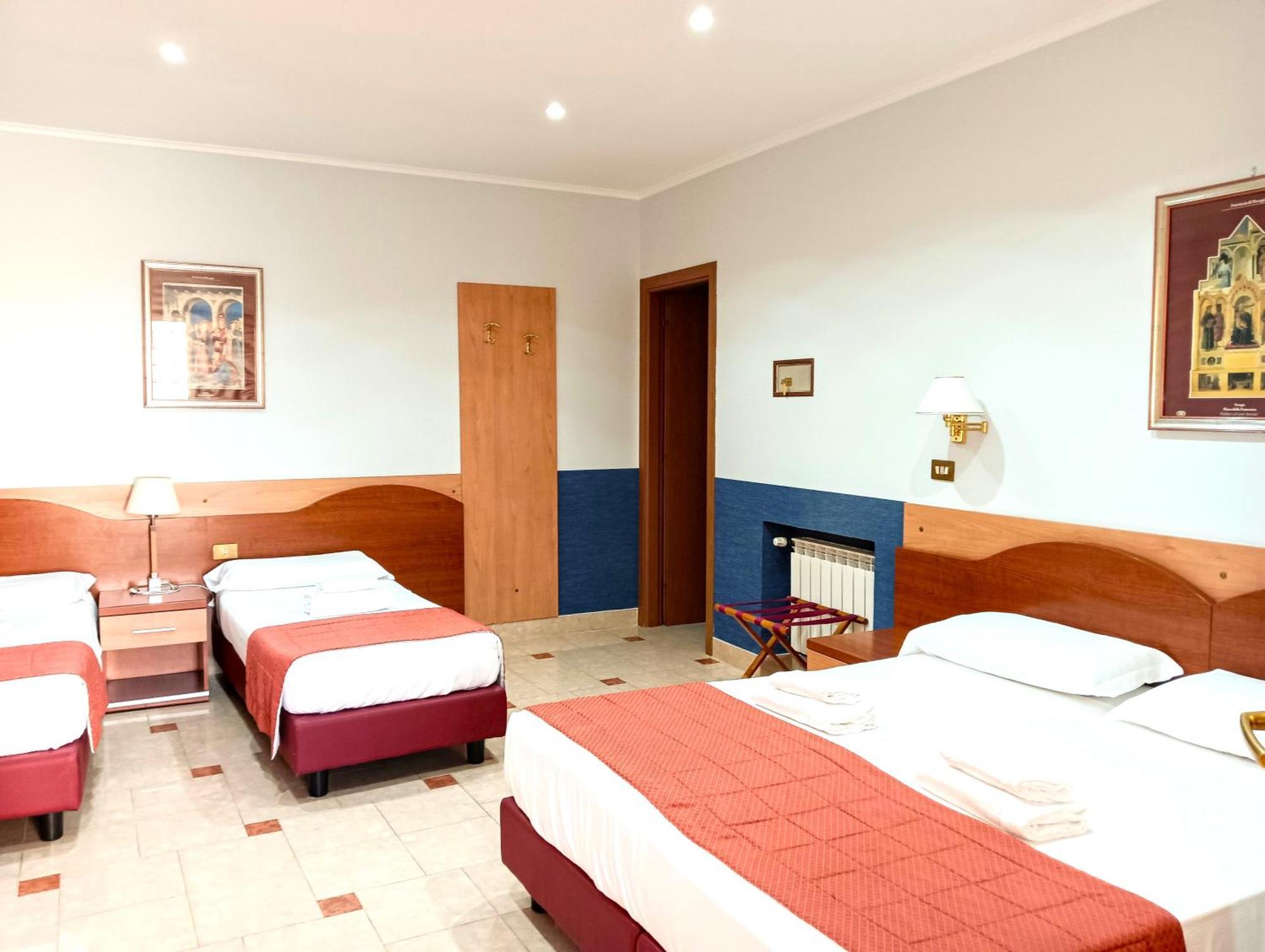 Hotel Riviera פיומיצ'ינו מראה חיצוני תמונה