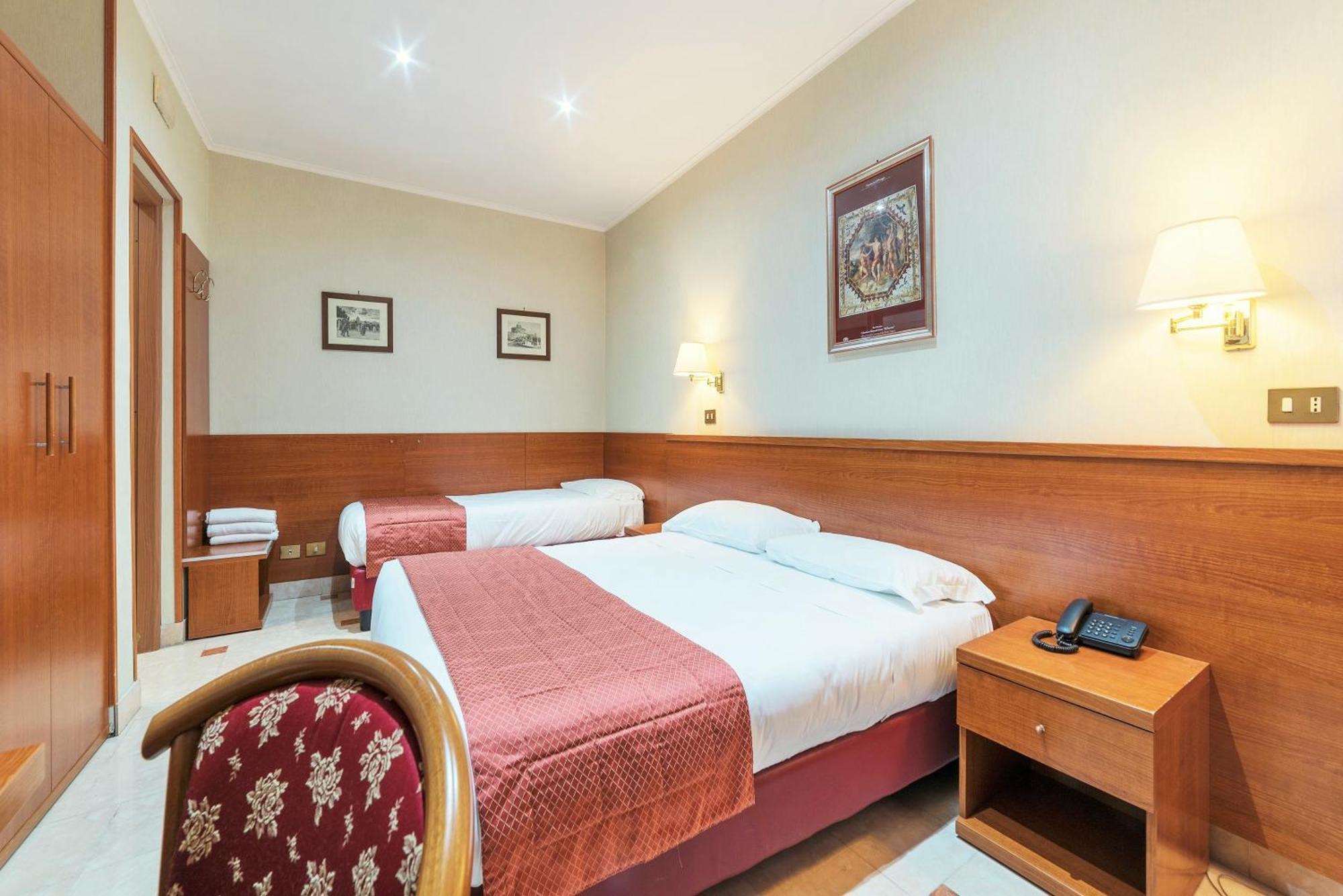 Hotel Riviera פיומיצ'ינו מראה חיצוני תמונה