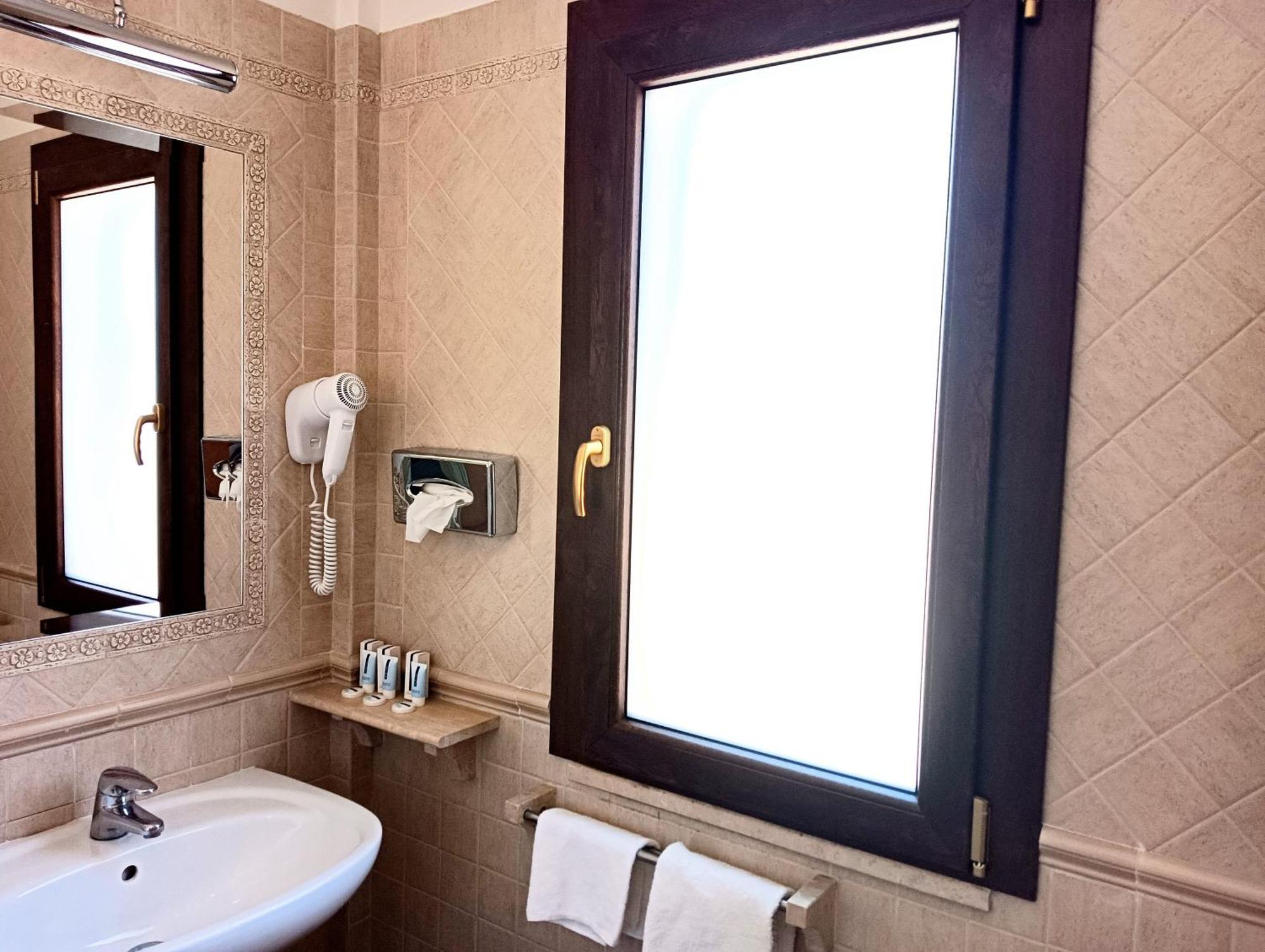 Hotel Riviera פיומיצ'ינו מראה חיצוני תמונה