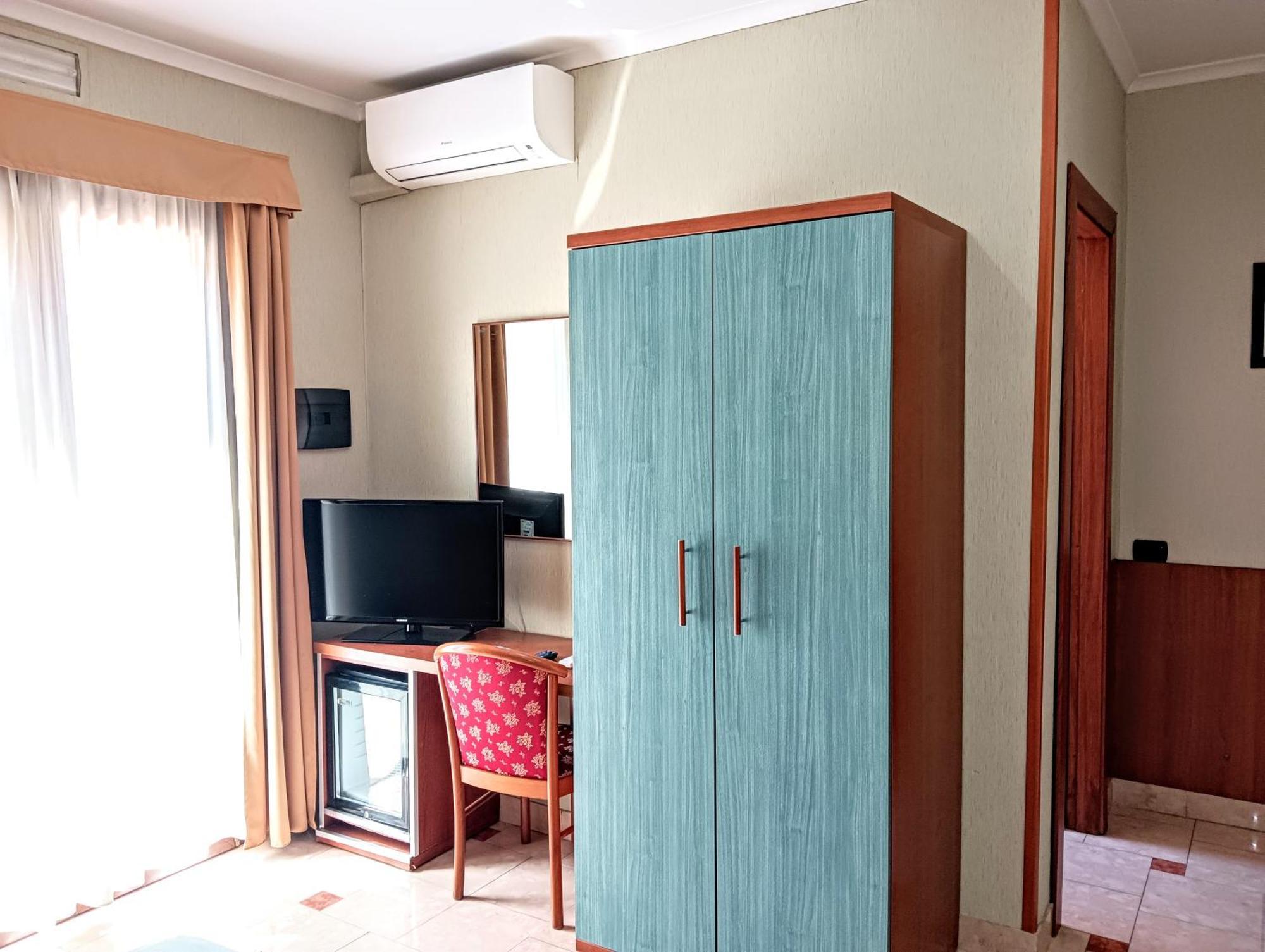 Hotel Riviera פיומיצ'ינו מראה חיצוני תמונה