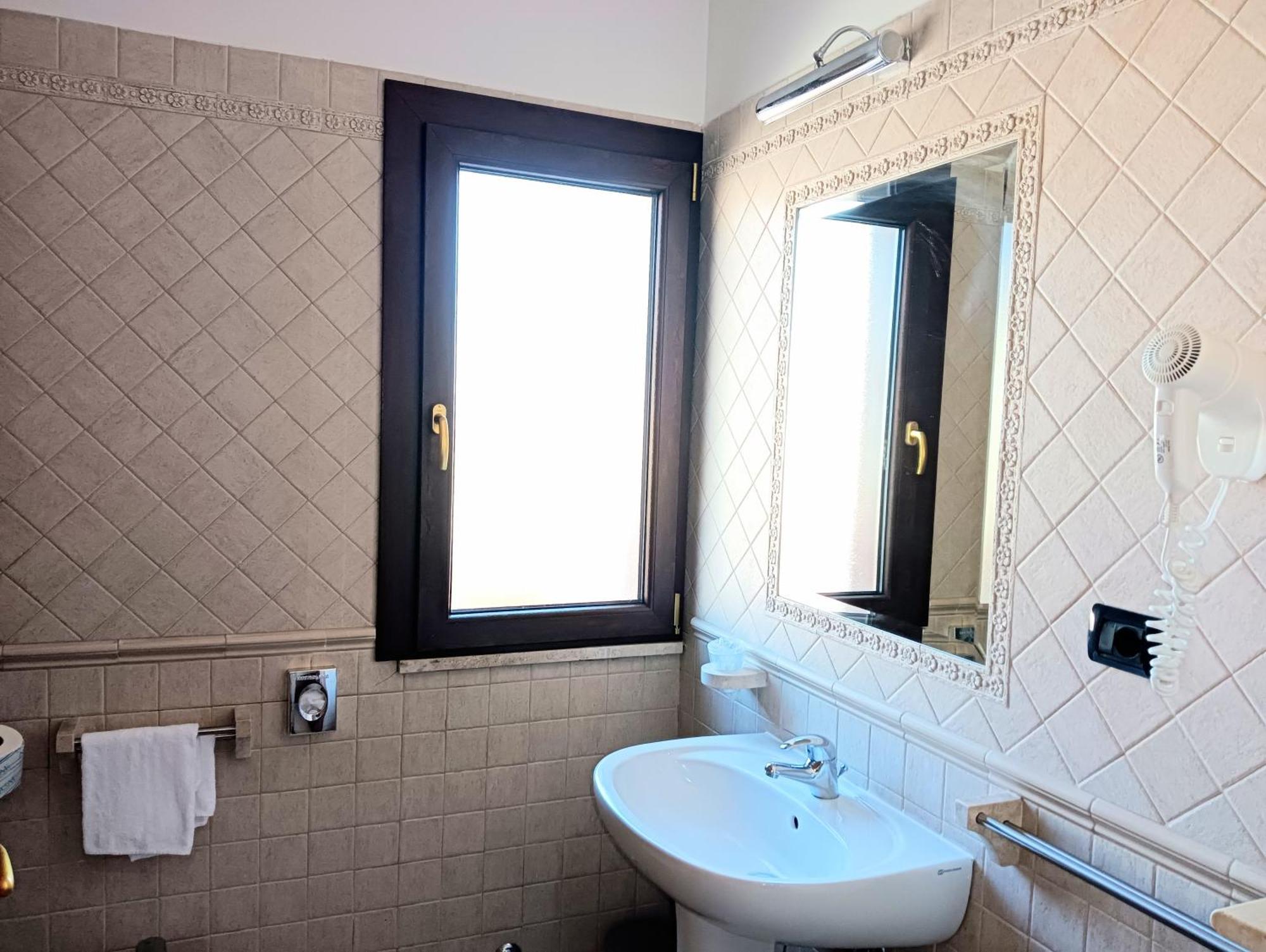 Hotel Riviera פיומיצ'ינו מראה חיצוני תמונה