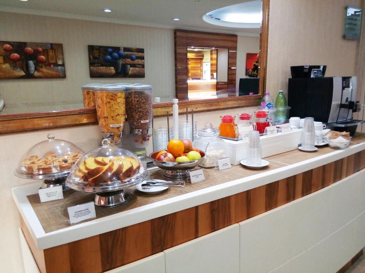 Hotel Riviera פיומיצ'ינו מראה חיצוני תמונה